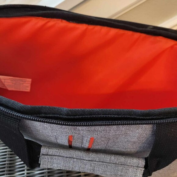 Targus Strata Slipcase Computer Laptop Bag Up To 15.6-Inch Laptops Pewter - Picture 4 of 4